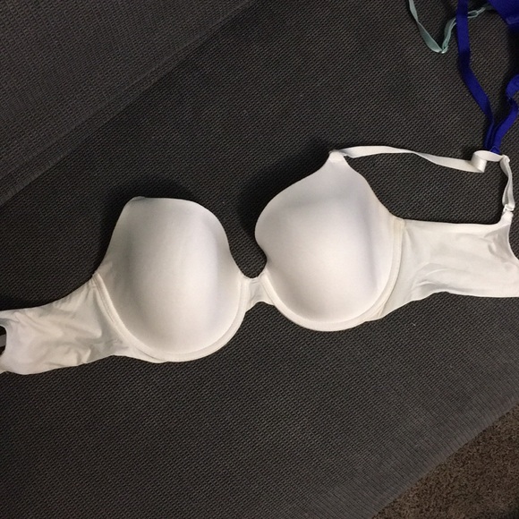 Victoria Secret Bras - Picture 5 of 8